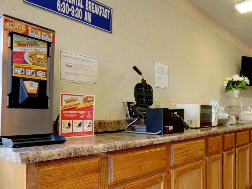 Americas Best Value Inn & Suites Мейкън Екстериор снимка