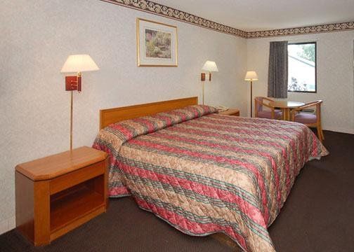 Americas Best Value Inn & Suites Мейкън Стая снимка