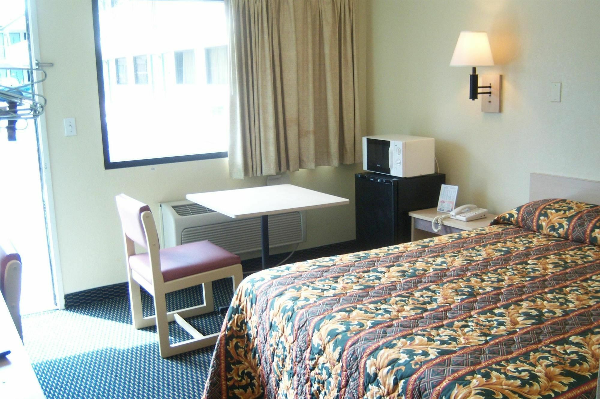 Americas Best Value Inn & Suites Мейкън Екстериор снимка